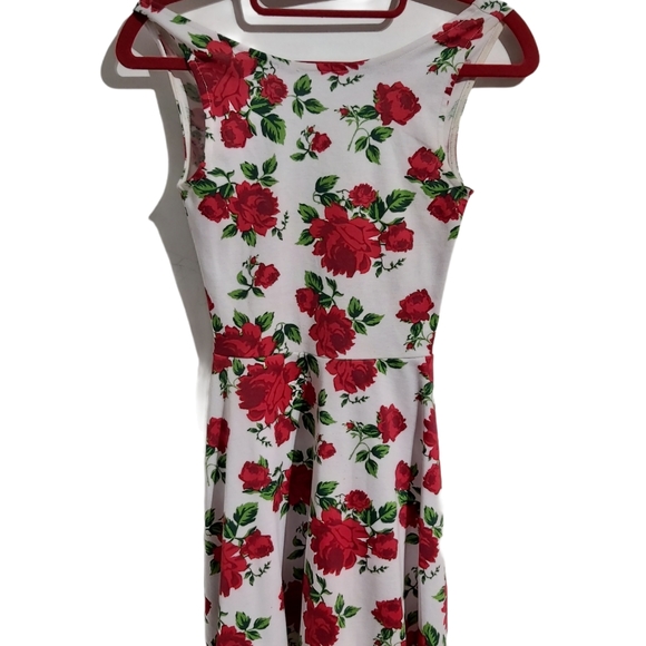 Dresses & Skirts - Floral dress